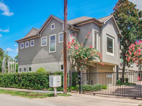 4448 Center Street, Houston TX 77007