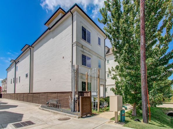 1222 W 24th Street A, Houston TX 77008