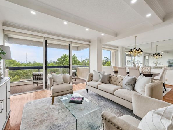 49 Briar Hollow Lane 504, Houston TX 77027