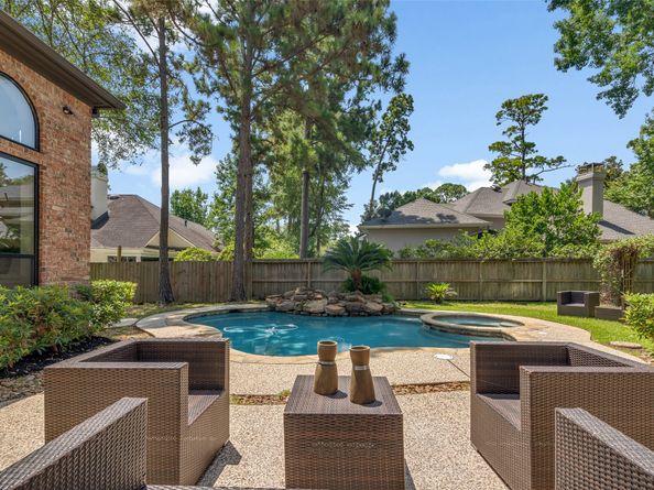 46 Pebble Cove Drive, The Woodlands TX 77381
