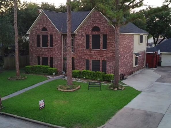 9726 New Kent Drive, Sugar Land TX 77498