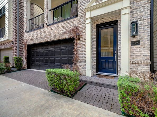 10923 Grove Tree Lane, Houston TX 77043