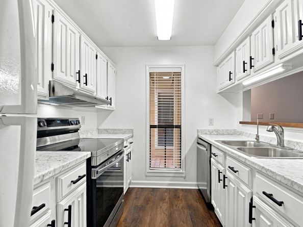 3500 Tangle Brush Drive 33, The Woodlands TX 77381