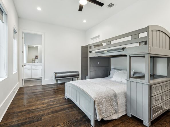 1010 Waltway Drive, Houston TX 77008