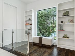1010 Waltway Drive, Houston TX 77008