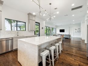 1010 Waltway Drive, Houston TX 77008