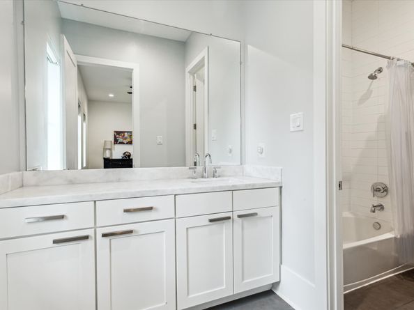 1010 Waltway Drive, Houston TX 77008
