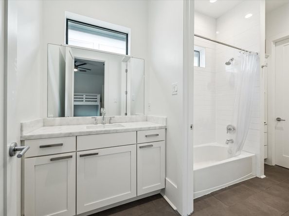 1010 Waltway Drive, Houston TX 77008