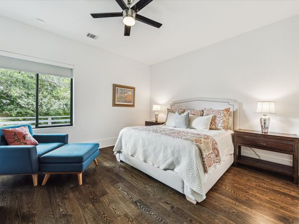 1010 Waltway Drive, Houston TX 77008