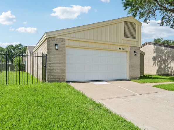 6315 Dellfern Drive, Houston TX 77035