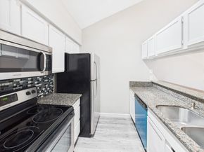 8055 Cambridge Street 26, Houston TX 77054