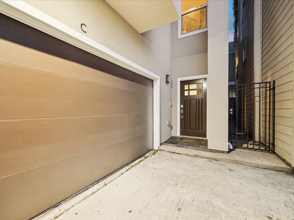 907 Rhode Place C, Houston TX 77019
