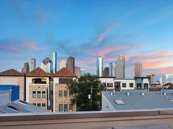 907 Rhode Place C, Houston TX 77019