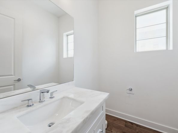 5309 Eigel Street, Houston TX 77007