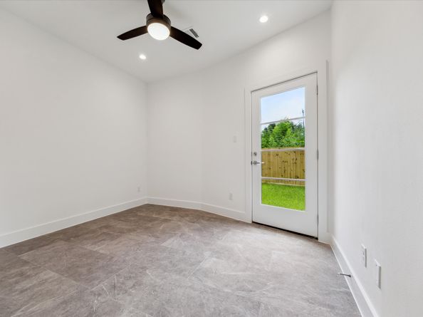 5309 Eigel Street, Houston TX 77007