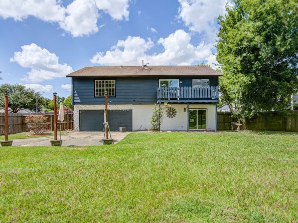 402 Tresvant Drive, Webster TX 77598