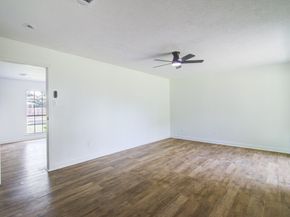 402 Tresvant Drive, Webster TX 77598