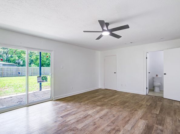 402 Tresvant Drive, Webster TX 77598