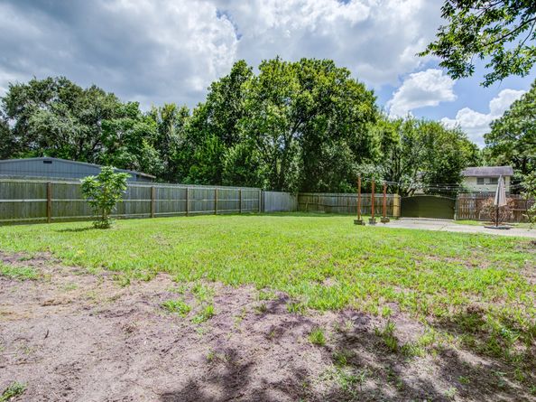 402 Tresvant Drive, Webster TX 77598