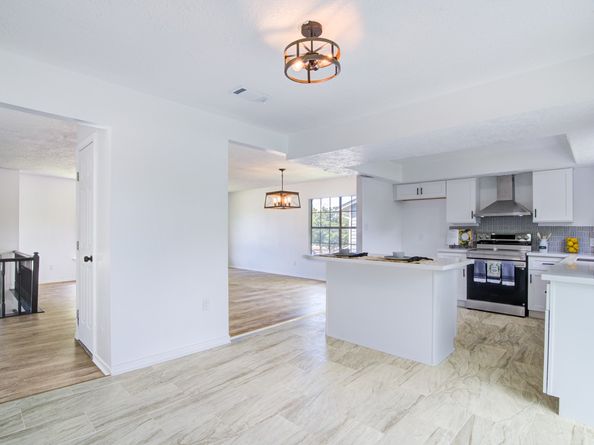 402 Tresvant Drive, Webster TX 77598