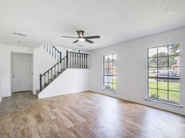 402 Tresvant Drive, Webster TX 77598