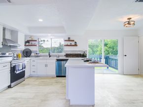 402 Tresvant Drive, Webster TX 77598
