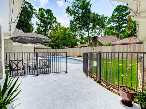 11715 Cypresswood Drive, Houston TX 77070