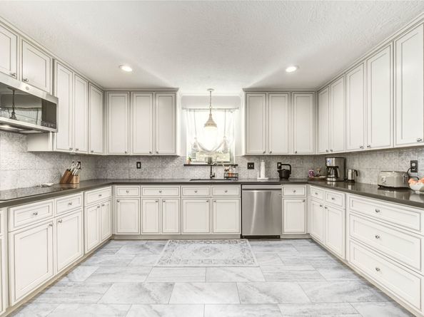 11715 Cypresswood Drive, Houston TX 77070