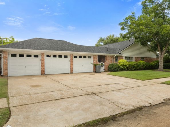 971 Curtin Street, Houston TX 77018