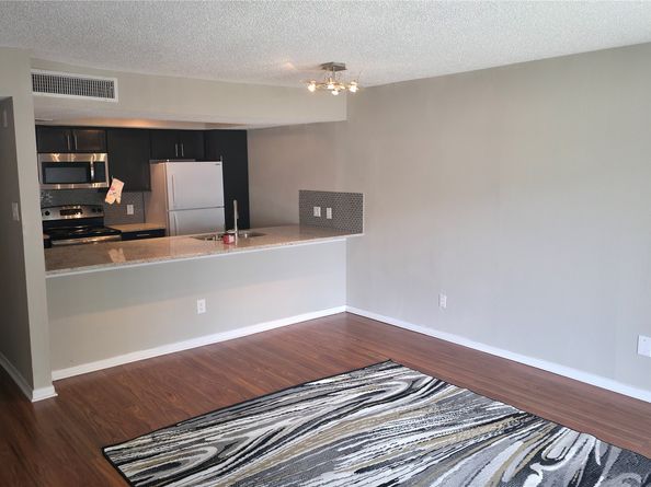 2818 S Bartell Drive 13, Houston TX 77054