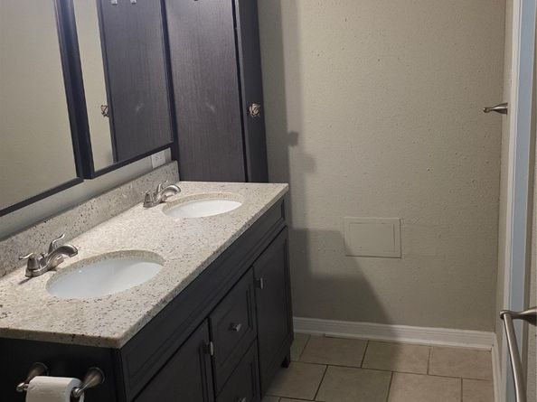 2818 S Bartell Drive 13, Houston TX 77054