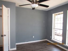 5634 Ridgeway Drive, Houston TX 77033