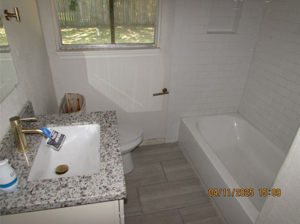 5634 Ridgeway Drive, Houston TX 77033