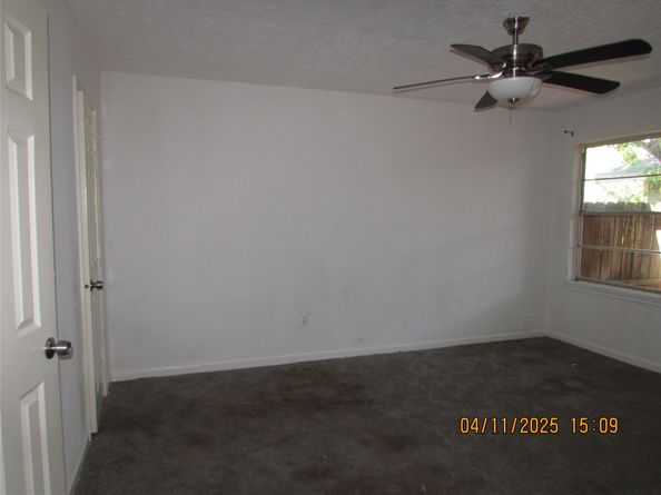 5634 Ridgeway Drive, Houston TX 77033