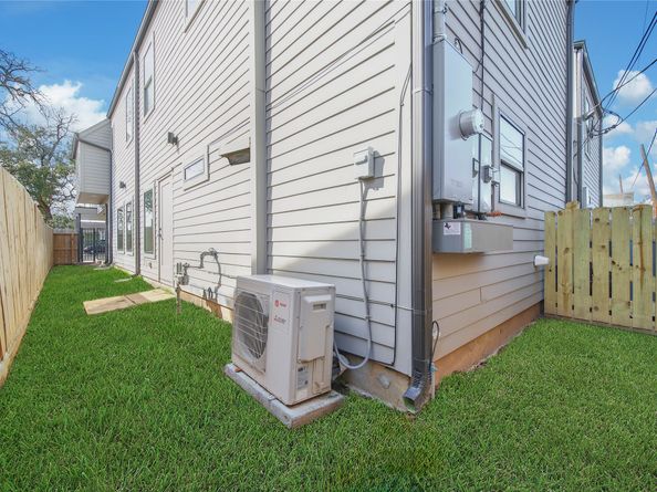 7407 Rusk Street A, Houston TX 77011