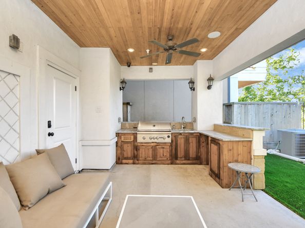 631 N Live Oak Street, Houston TX 77003