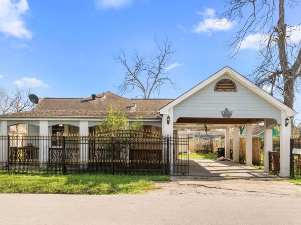 6324 Texarkana Street, Houston TX 77020