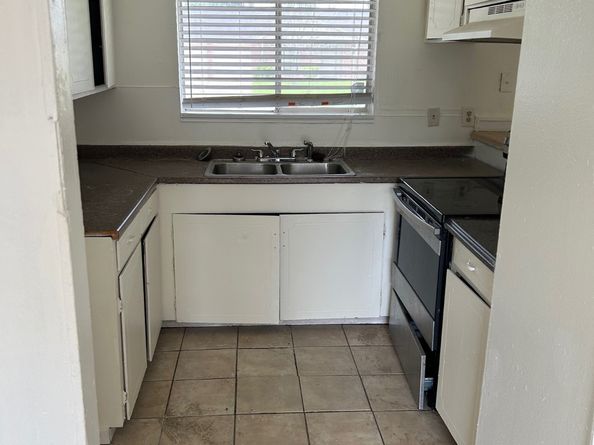4315 Woodmont Dr, South Houston TX 77045