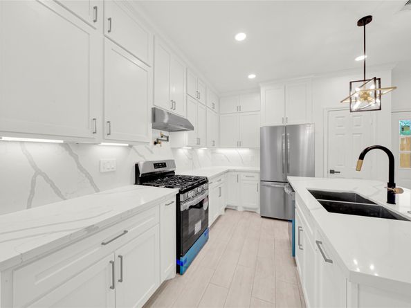 6037 S Acres Drive, Houston TX 77048