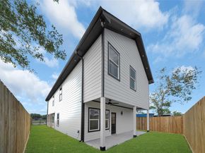 6037 S Acres Drive, Houston TX 77048