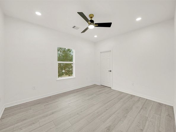 6037 S Acres Drive, Houston TX 77048