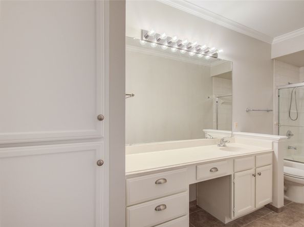 2111 Welch Street A321, Houston TX 77019