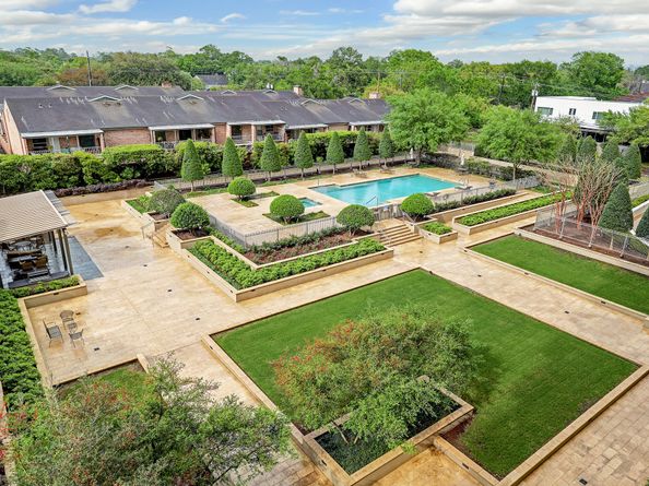 2200 Willowick Road 4E, Houston TX 77027