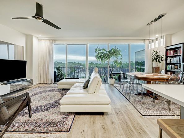 2200 Willowick Road 4E, Houston TX 77027