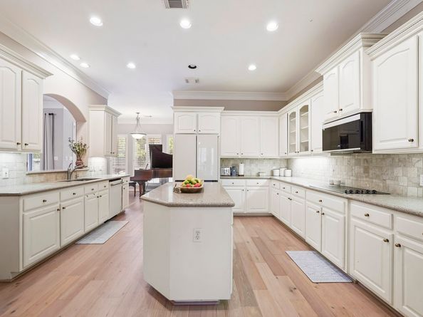 2807 Hazy Hillside Court, Kingwood TX 77345