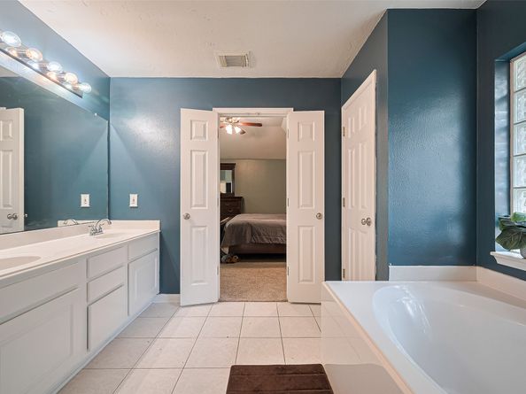 210 N Wimberly Way, Conroe TX 77385