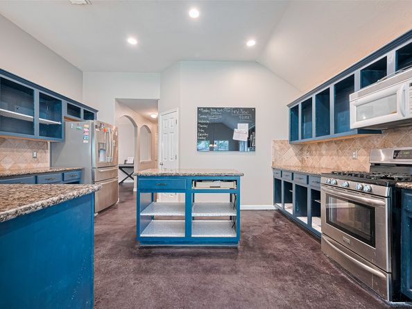 210 N Wimberly Way, Conroe TX 77385