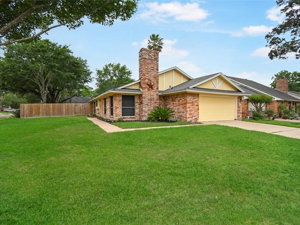 16303 Hollow Rock Drive, Houston TX 77070