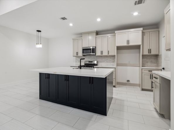 7947 Avenue F, Houston TX 77012