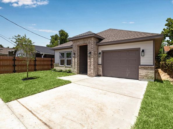 7947 Avenue F, Houston TX 77012